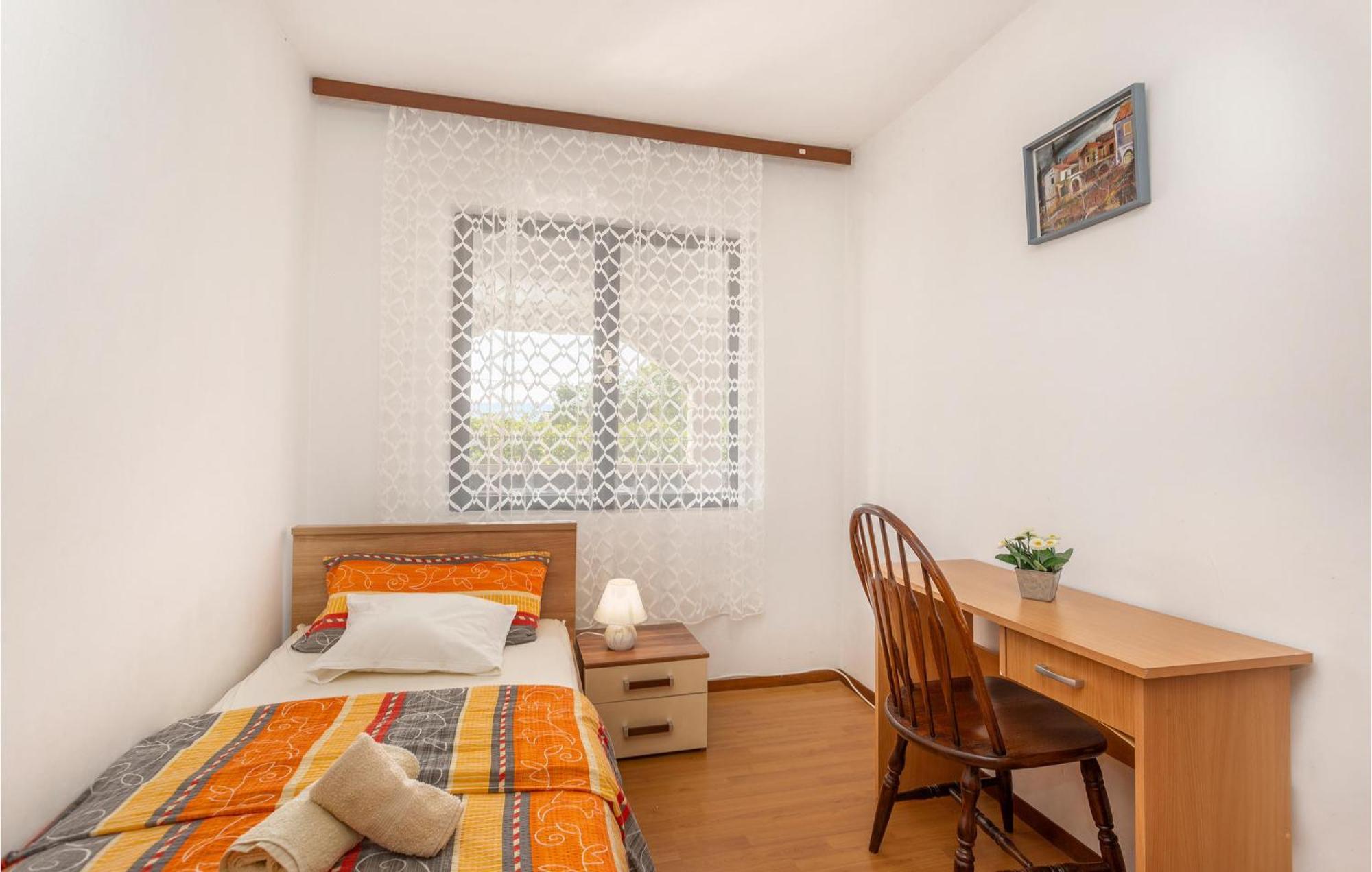 Gorgeous Apartment In Pinezici With Kitchen Esterno foto