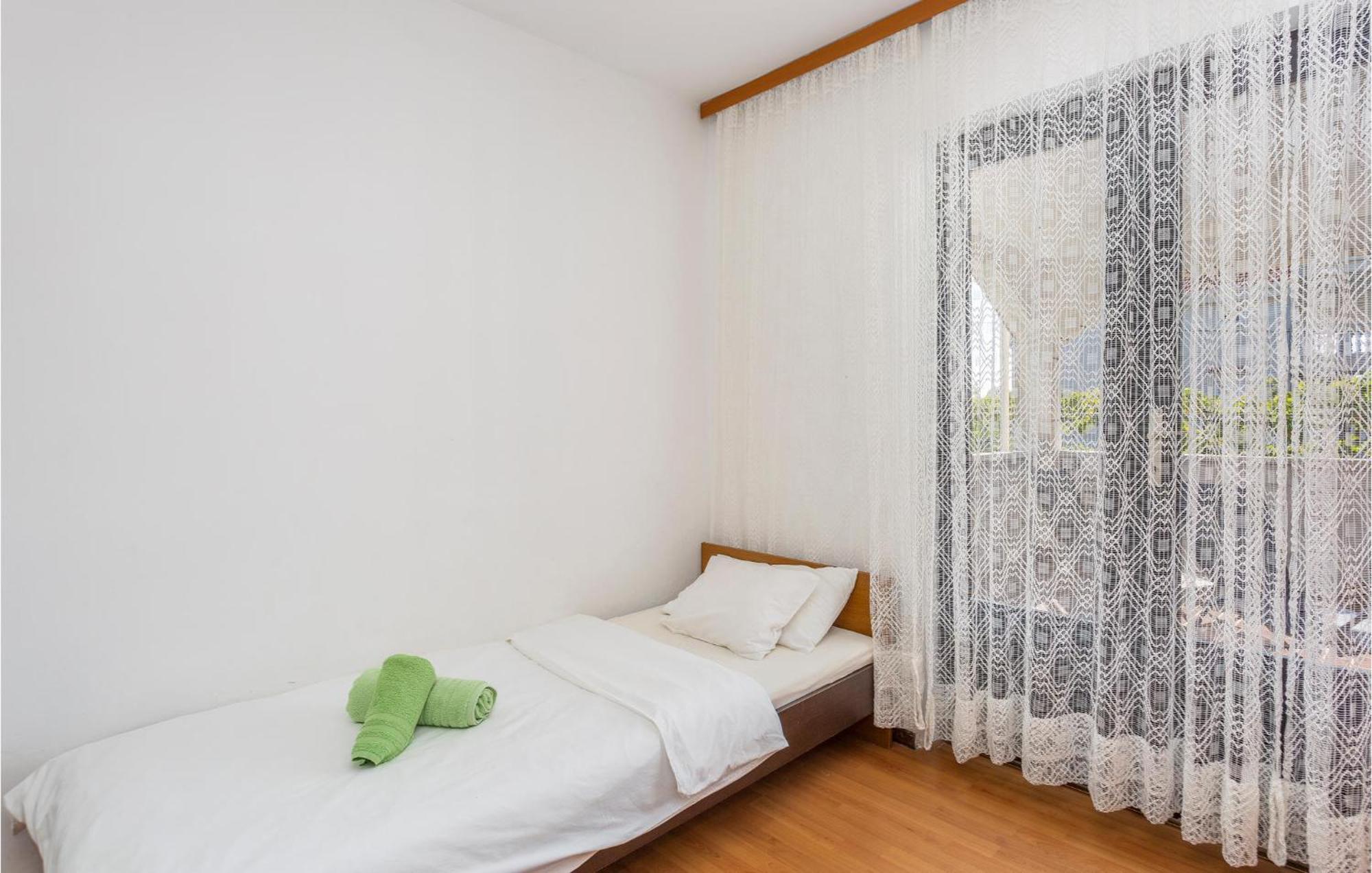 Gorgeous Apartment In Pinezici With Kitchen Esterno foto