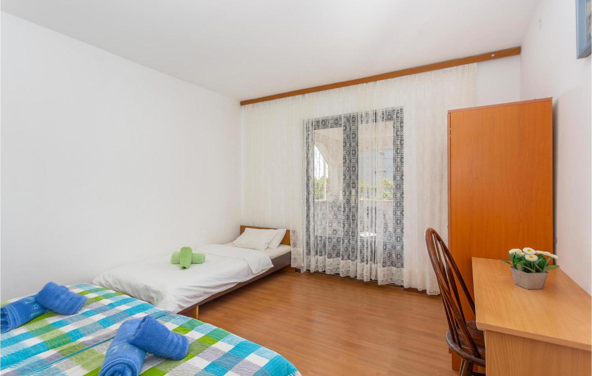 Gorgeous Apartment In Pinezici With Kitchen Esterno foto